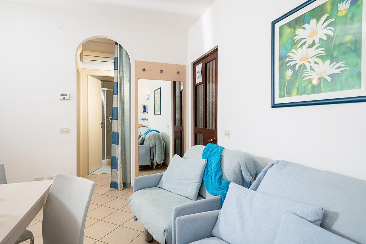 Apartments Blue View - Residence Casetto Bardolino - Regarda Travel エクステリア 写真