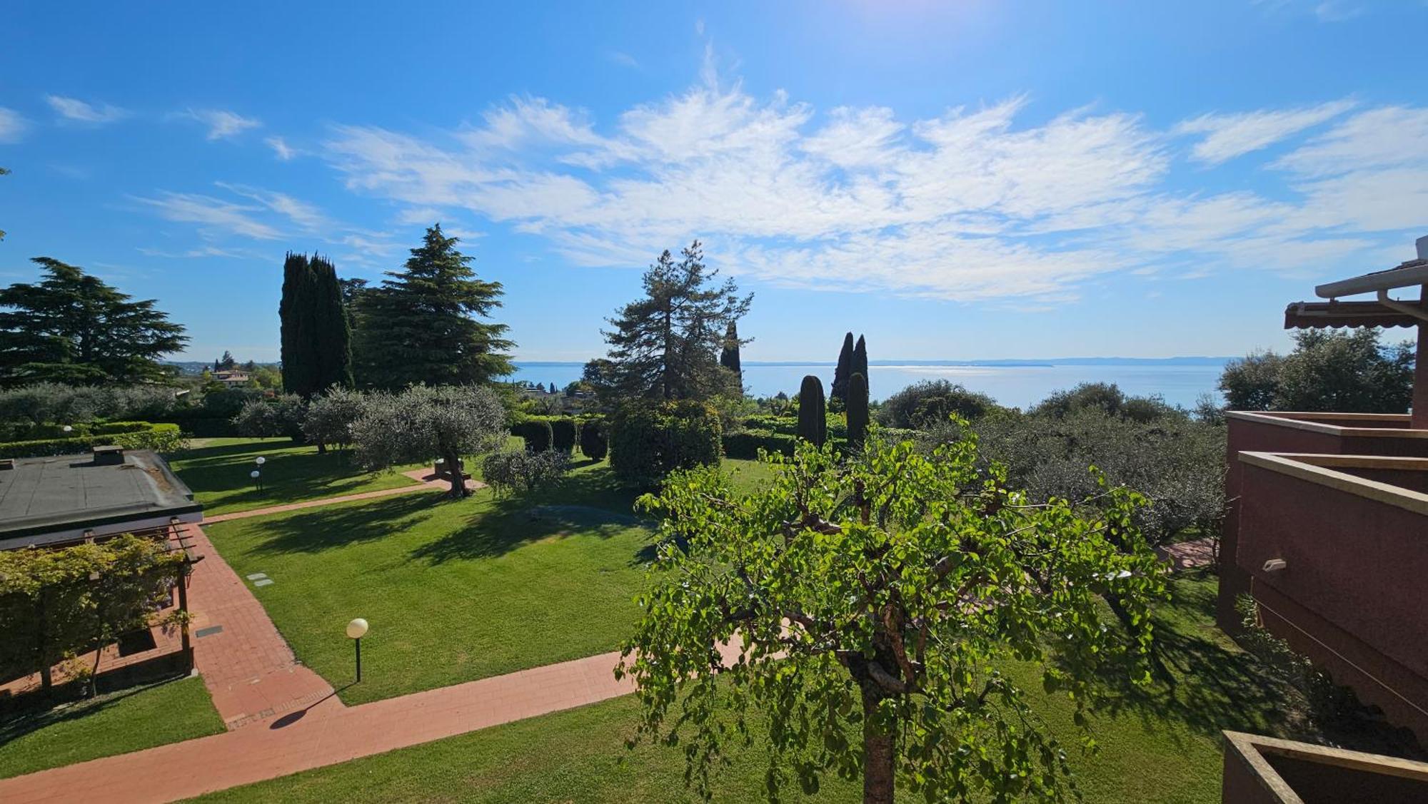 Apartments Blue View - Residence Casetto Bardolino - Regarda Travel エクステリア 写真